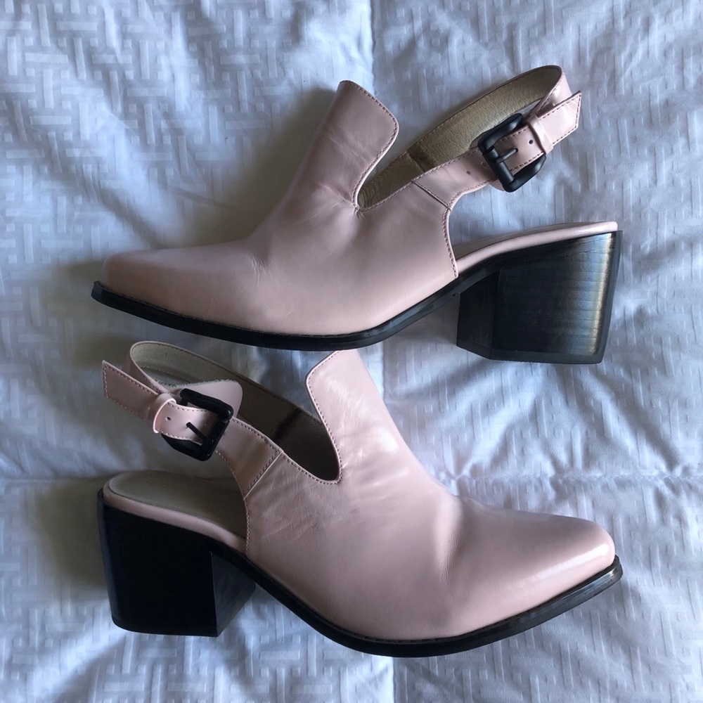 Intentionally Blank leather slingback